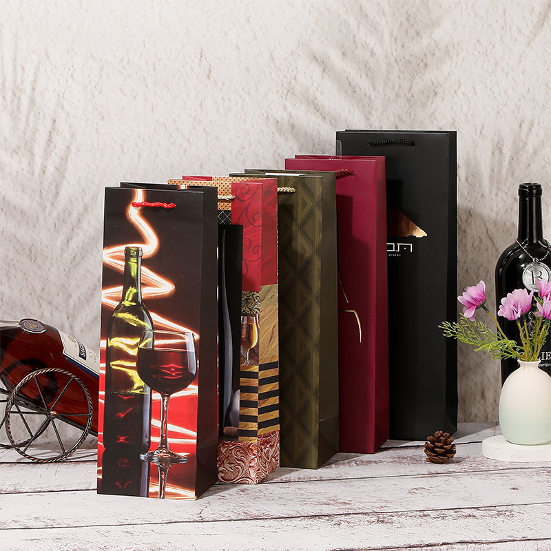 Bolsas de regalo de papel para una sola botella de vino con asas de cuerda