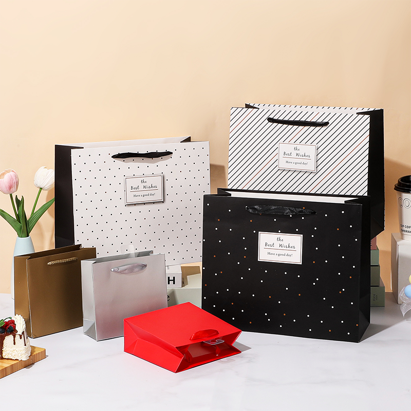 Bolsas de papel de regalo premium para compras minoristas y embalaje de regalos