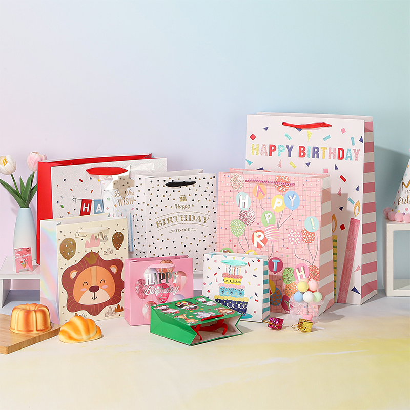 Bolsas de regalo de cumpleaños Kraft con asas Favores de fiesta