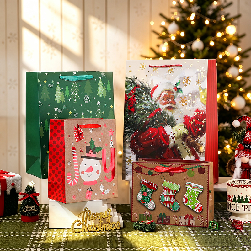Bolsa de regalo de papel Kraft impresa Navidad decorativa de temporada