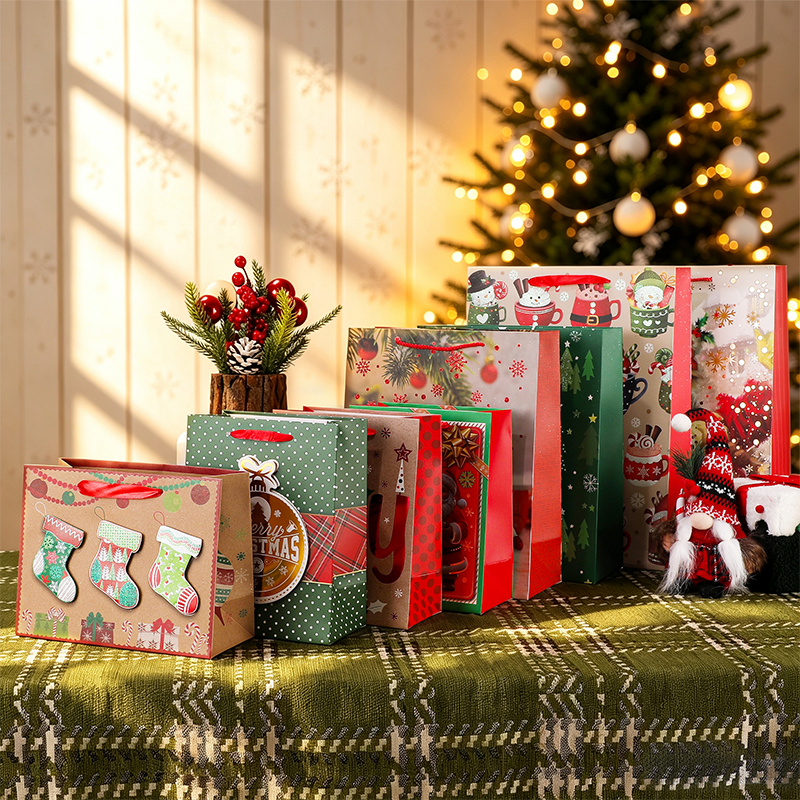 Bolsa de regalo de papel Kraft impresa Navidad decorativa de temporada
